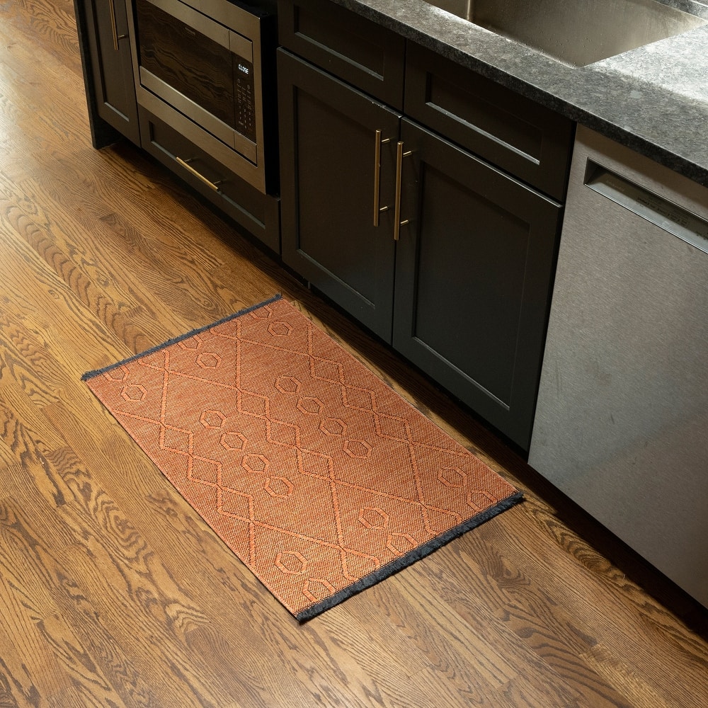 Alameda Solid Color Geometric Machine Washable Indoor Area Rug