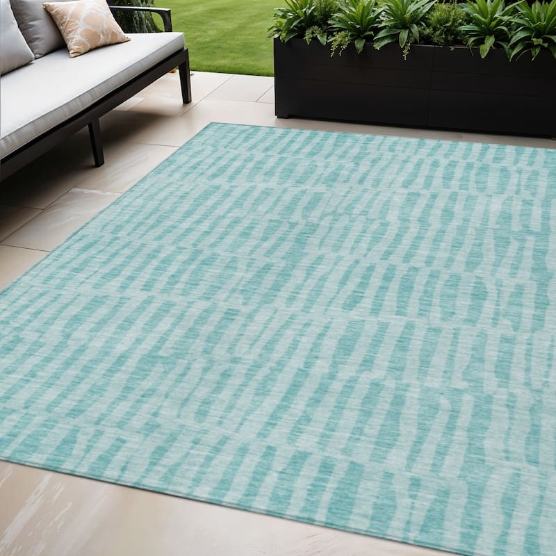 HomeRoots Striped Transitional Rectangle Outdoor Rug - 5' X 8'
