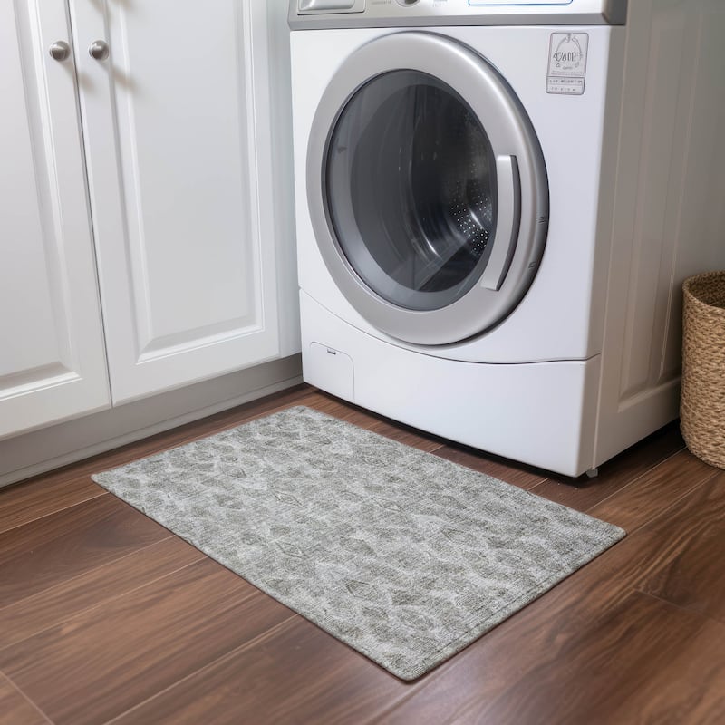 Machine Washable Indoor/ Outdoor Chantille Modern Boho Rug - Silver - 1'8" x 2'6"