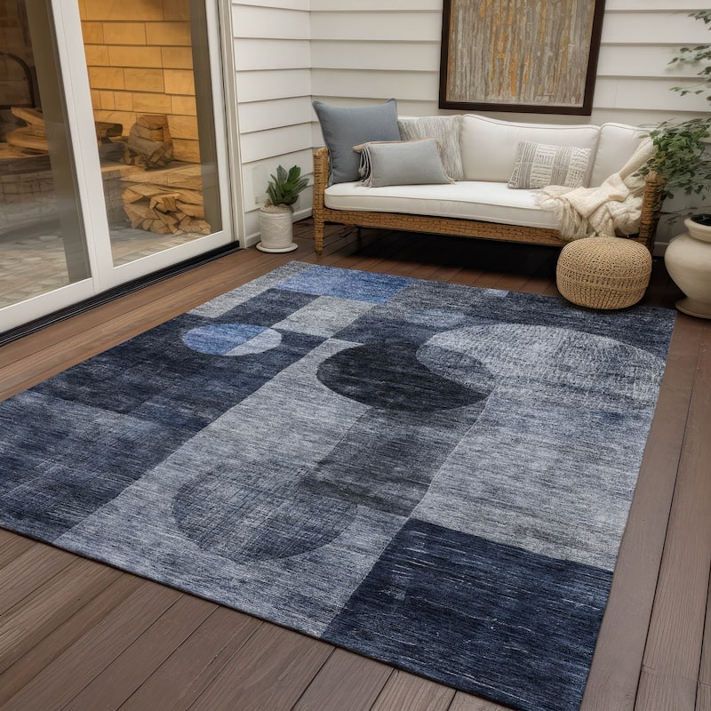 Machine Washable Indoor/ Outdoor Abstract Geo Chantille Rug