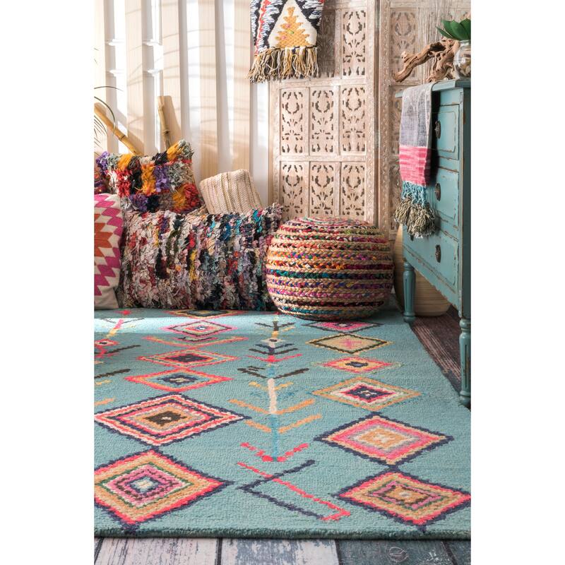 Nuloom Hand Tufted Wool Moroccan Triangle Rug