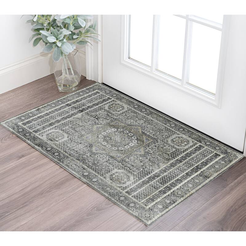 HomeRoots Medallion Transitional Rectangle Area Rug - 39.00 in. x 24.00 in. x 0.30 in. - 39.00 in. x 24.00 in.  x 0.30 in.
