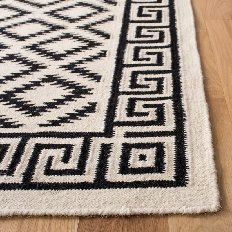 SAFAVIEH Handmade Flatweave Dhurries Adrienn Modern Moroccan Wool Rug
