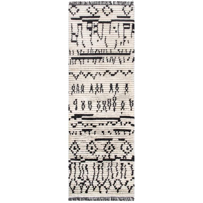 Nuloom Tessa Tribal Soft Shag Fringe Area Rug
