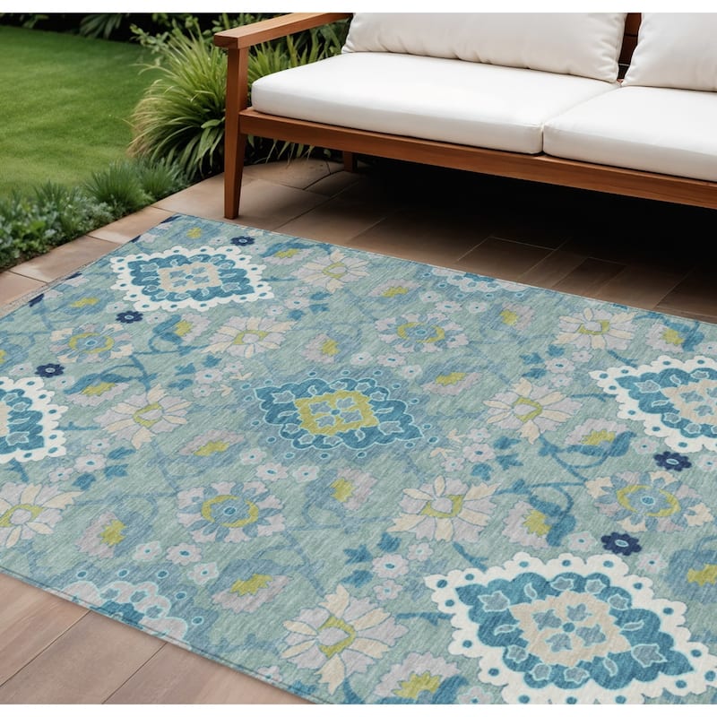 HomeRoots Oriental Traditional Rectangle Outdoor Rug - 9' X 12'