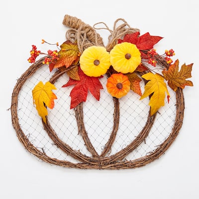 18" x 16" Flat Rattan Velvet Pumpkin Hanging Twig Décoration - 18