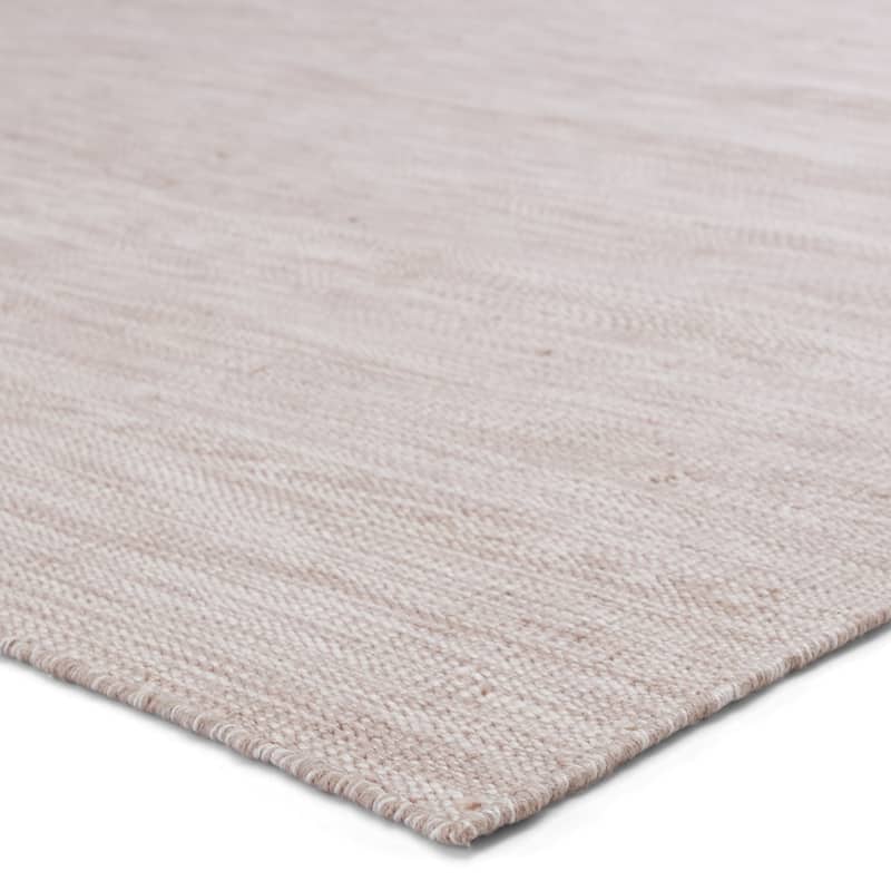 Kaden Indoor/ Outdoor Solid Area Rug