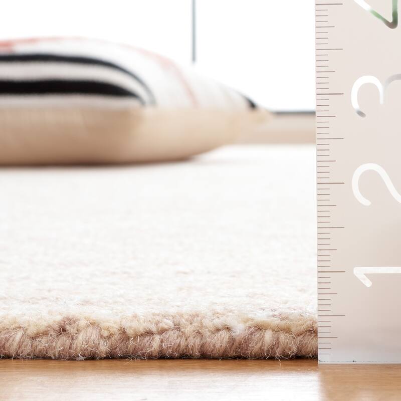 SAFAVIEH Handmade Abstract Þorleif Geometric Wool Rug