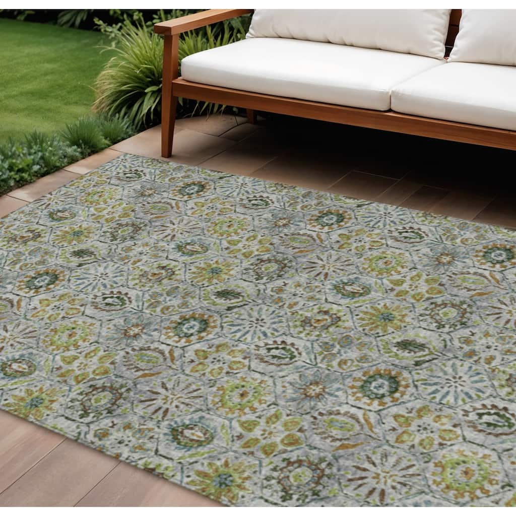 HomeRoots Floral Transitional Rectangle Outdoor Rug