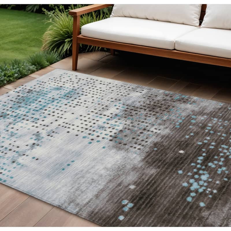 HomeRoots Geometric Transitional Rectangle Outdoor Rug - 8' X 10'