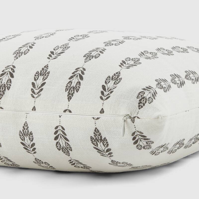 Elegant Patterns Cotton Decor Throw Pillow in Folk Leaves