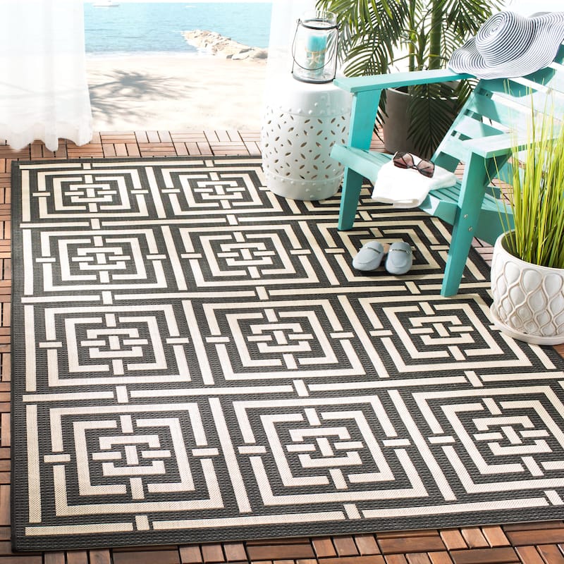 SAFAVIEH Courtyard Ginger Indoor/ Outdoor Waterproof Patio Backyard Rug - 4' x 5'7" - Black/Bone