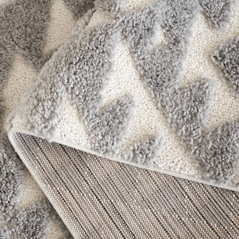 SAFAVIEH Moroccan Tassel Shag Kobi 2-inch Thick Rug