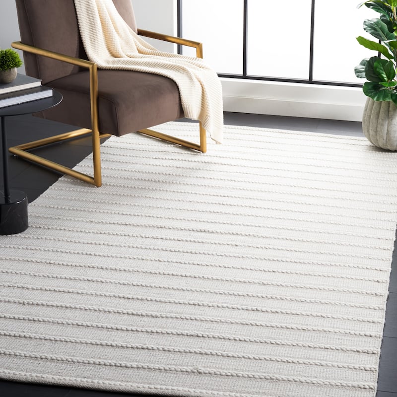 SAFAVIEH Handmade Kilim Shahnaz Stripe Rug - 5' x 8' - Light Grey/Ivory