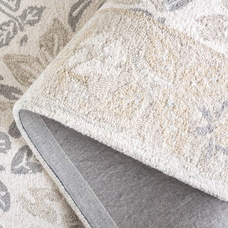 SAFAVIEH Handmade Jardin Merka Floral Wool Rug