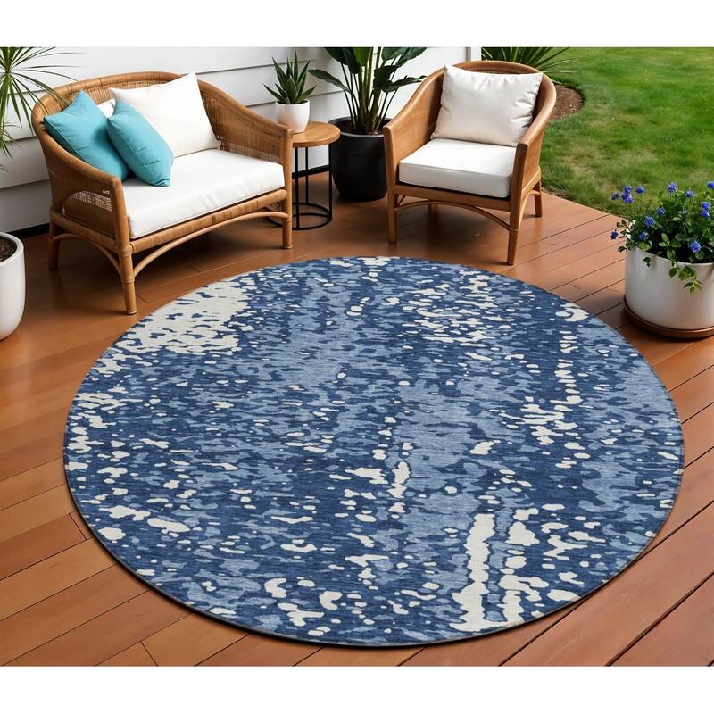 HomeRoots Abstract Transitional Rectangle Outdoor Rug - 8' Round