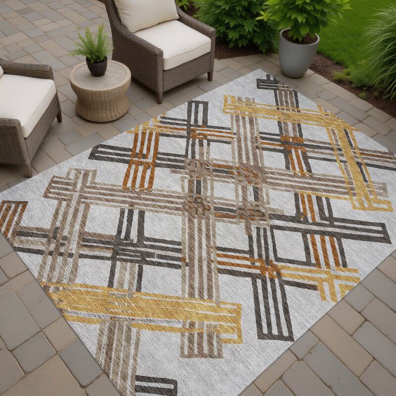 Machine Washable Indoor/ Outdoor Modern Trellis Chantille Rug