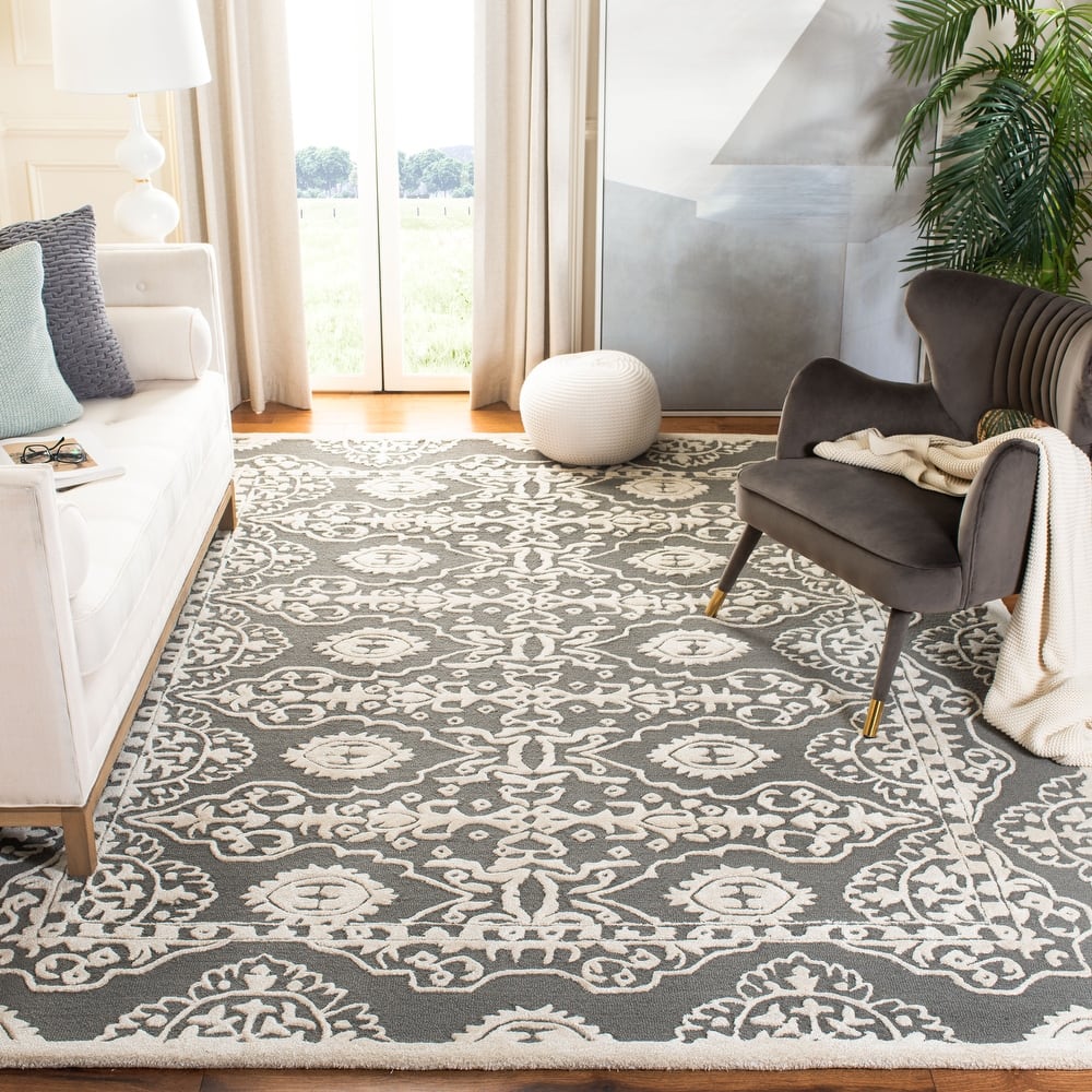 SAFAVIEH Handmade Bella Wivine Modern Floral Wool Rug