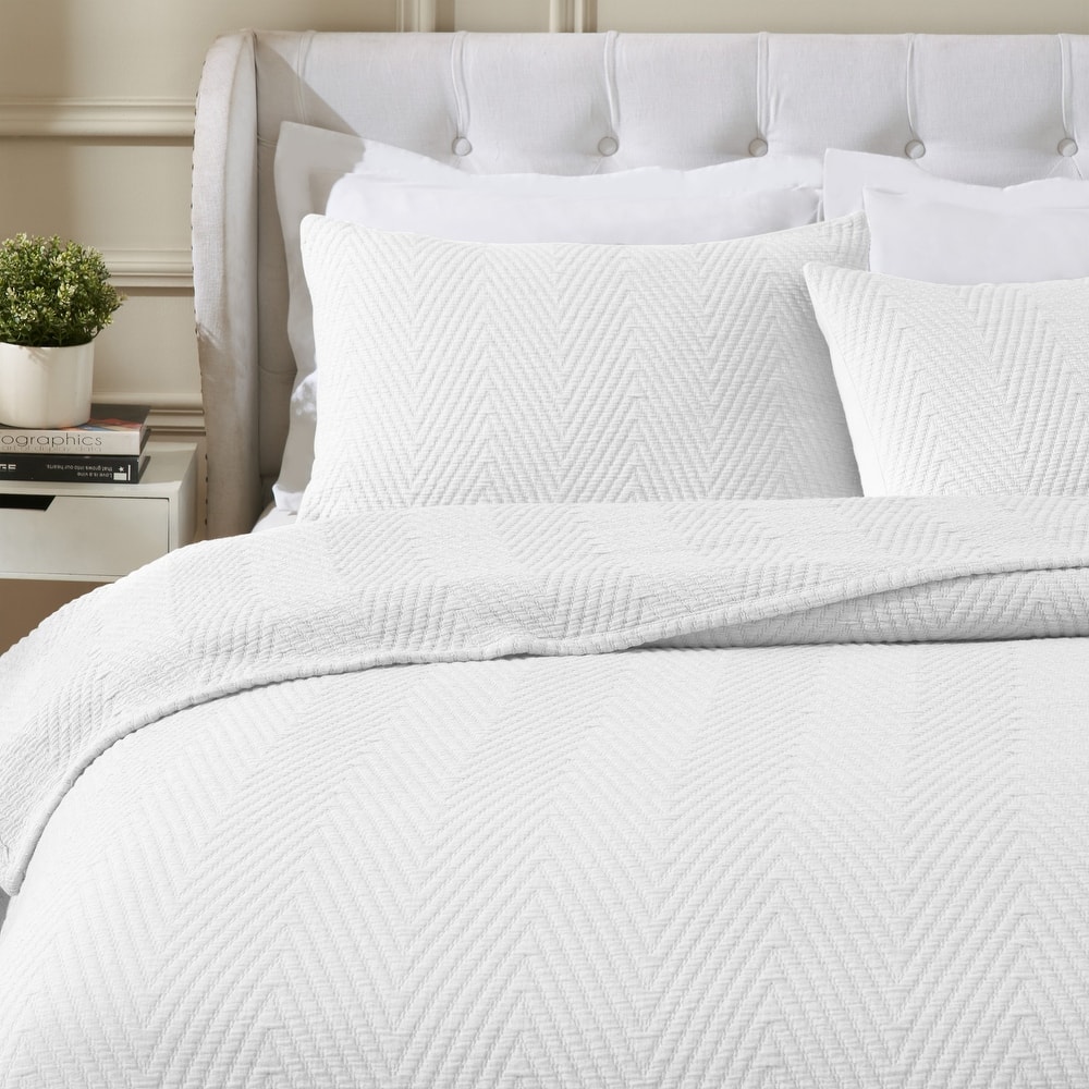 Superior Aswan Cotton Medium Weight Chevron Woven Coverlet