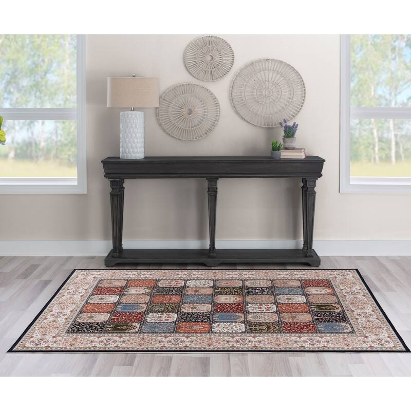 Emerald Huntley Ivory/Black Farmhouse Area Rug