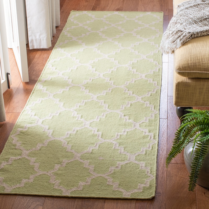 SAFAVIEH Handmade Flatweave Dhurries Taalke Modern Wool Rug - 2'6" x 12' Runner - Light Green/Ivory