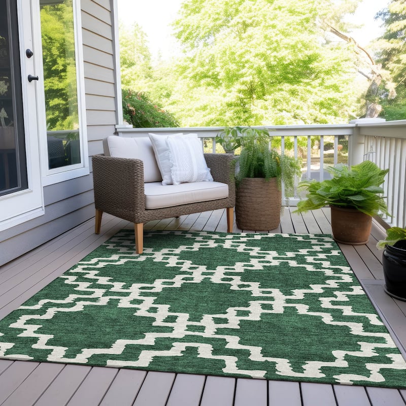 Machine Washable Indoor/ Outdoor Chantille Geo Trellis Rug - Emerald - 2'6" x 3'10"