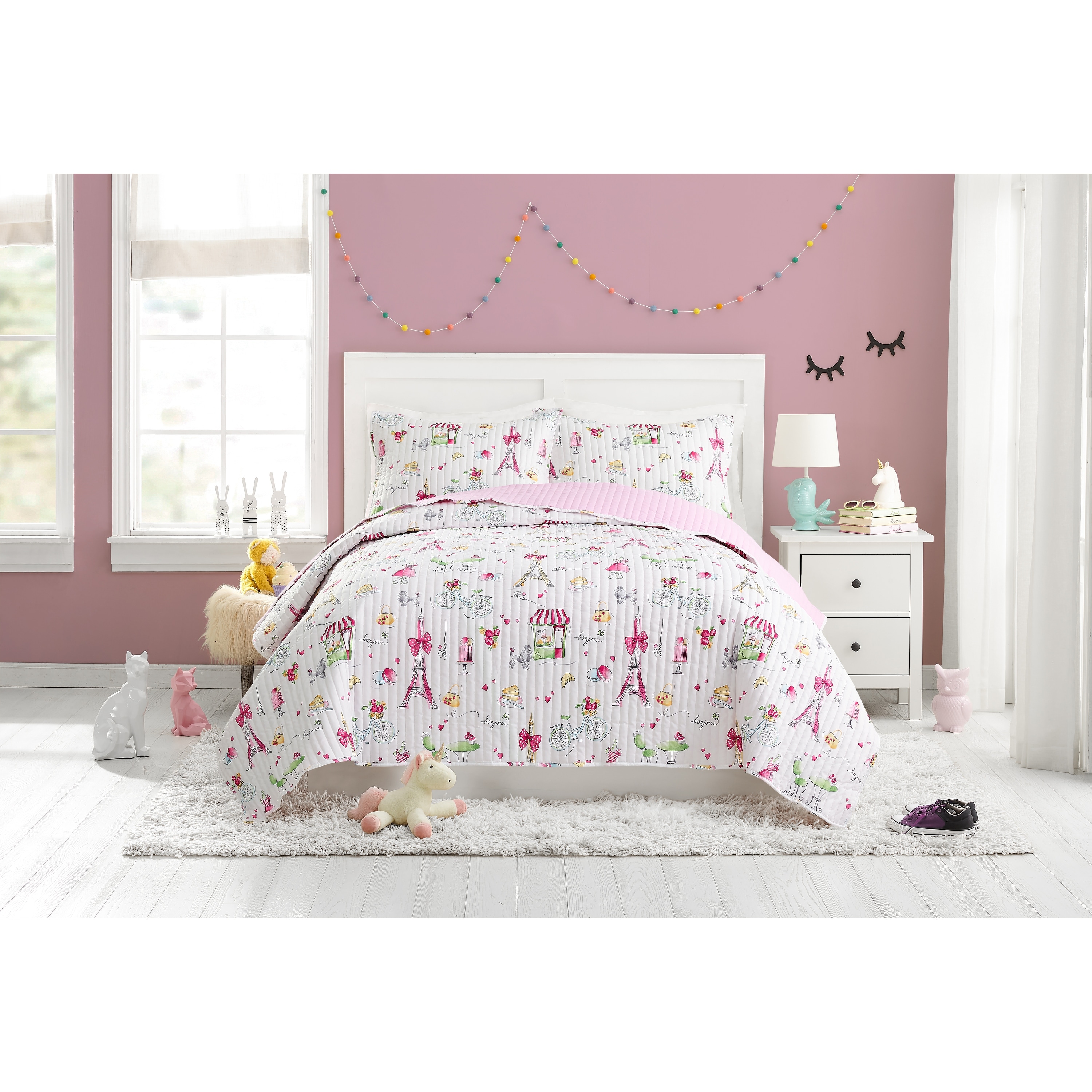 Urban Playground Pretty in Paris Quilt Set