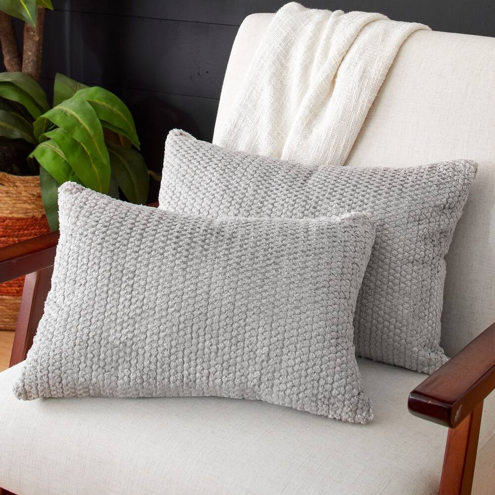 Sorra Home Velvet Shimmer Indoor Textured Knife Edge Lumbar Pillows (Set of 2)