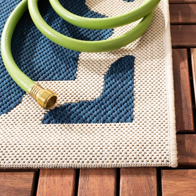 SAFAVIEH Courtyard Dorthey Indoor/ Outdoor Waterproof Patio Backyard Rug