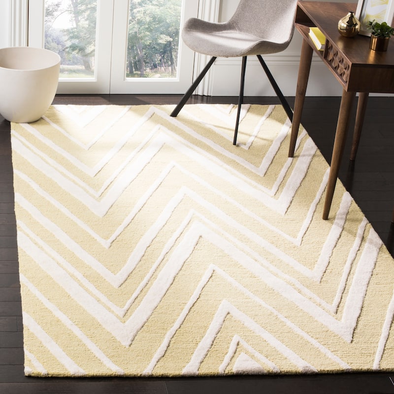 SAFAVIEH Handmade Cambridge Fumiko Modern Moroccan Wool Rug - 4' x 6' - Light Gold/Ivory