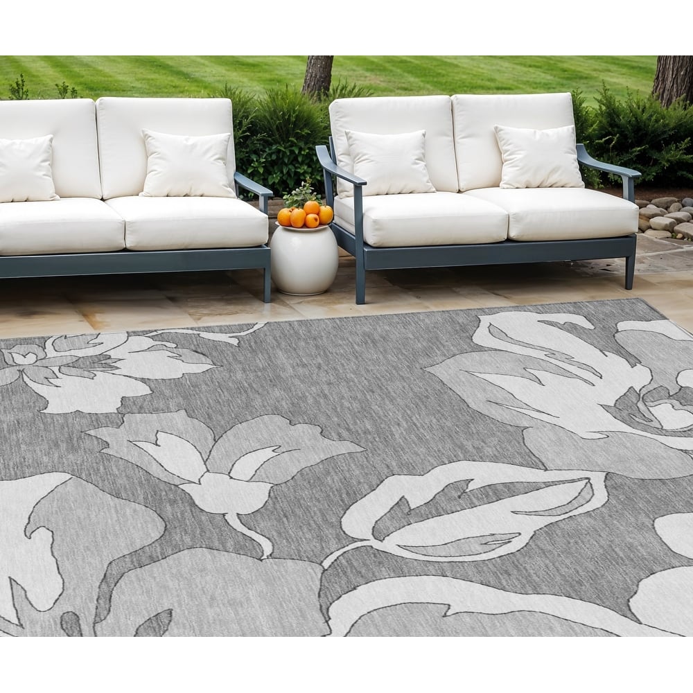 HomeRoots Floral Transitional Rectangle Outdoor Rug