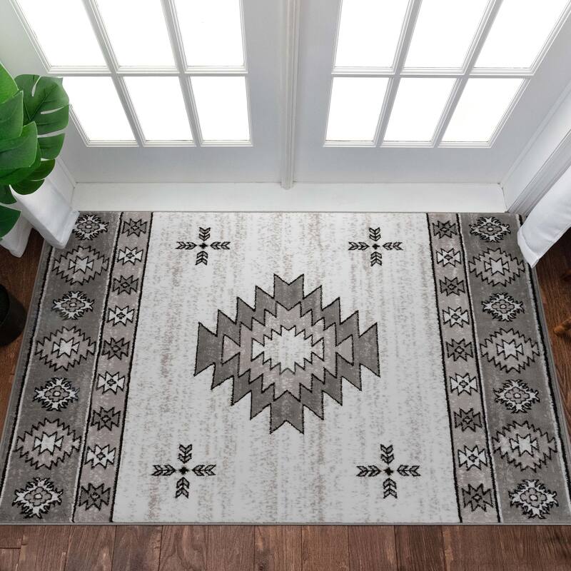 Well Woven Dulcet Rodrigo Southwestern Medallion Area Rug - 3' 11" x 5' 3" - Grey