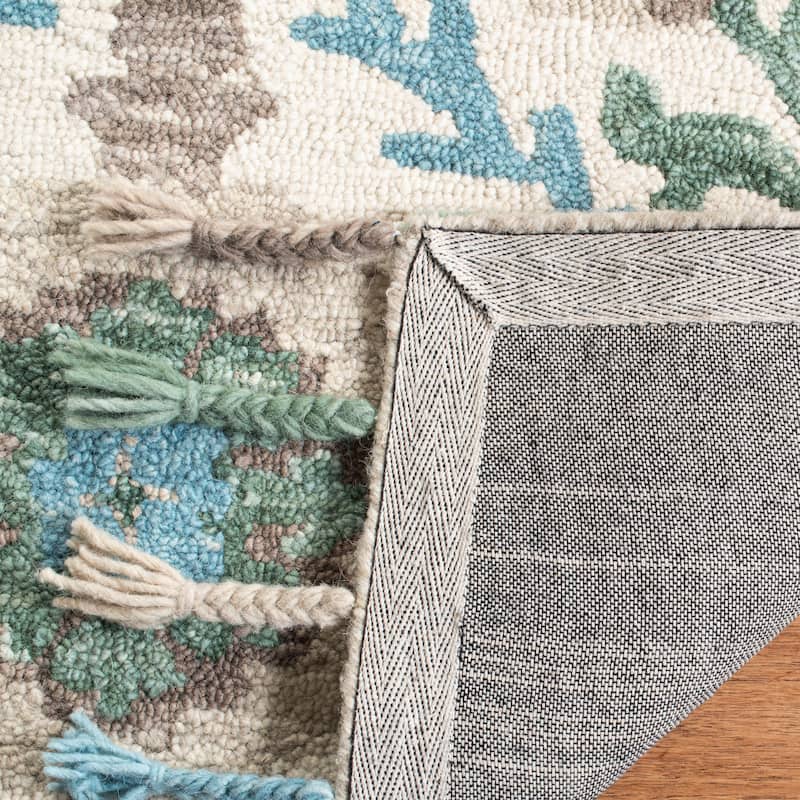 SAFAVIEH Handmade Suzani Buse Boho Tribal Wool Rug