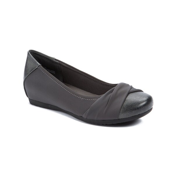 baretraps women's mitsy flat