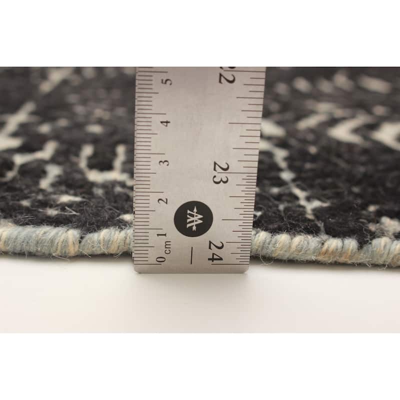 Tangier Black Rug 4'11" x 7'11" - 4'11 x 7'11