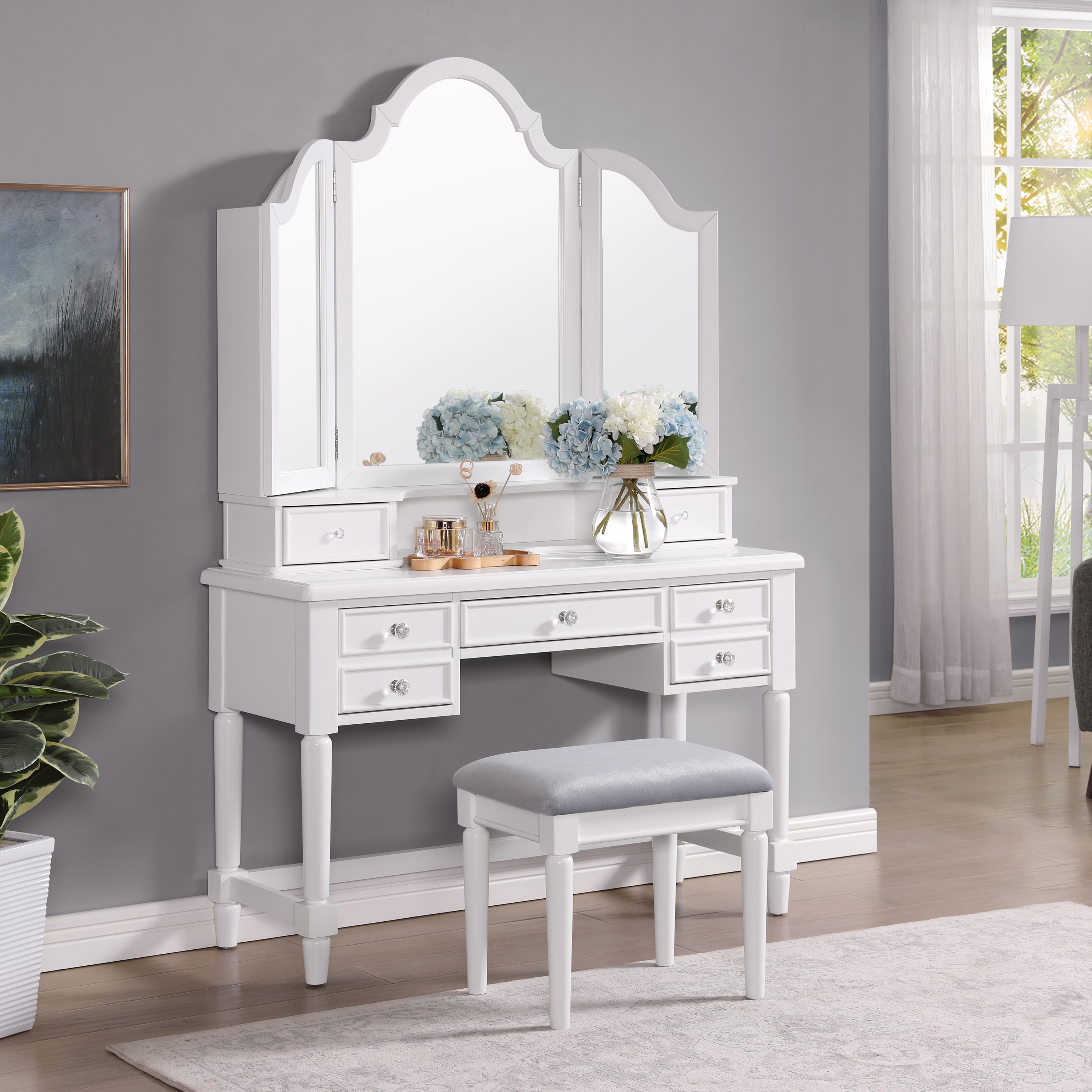 Furniture of America Izabel White Traditional 5 Drawer 3 Piece Makeup Vanity Set with Tri fold Mirror On Sale Bed Bath Beyond 35092337