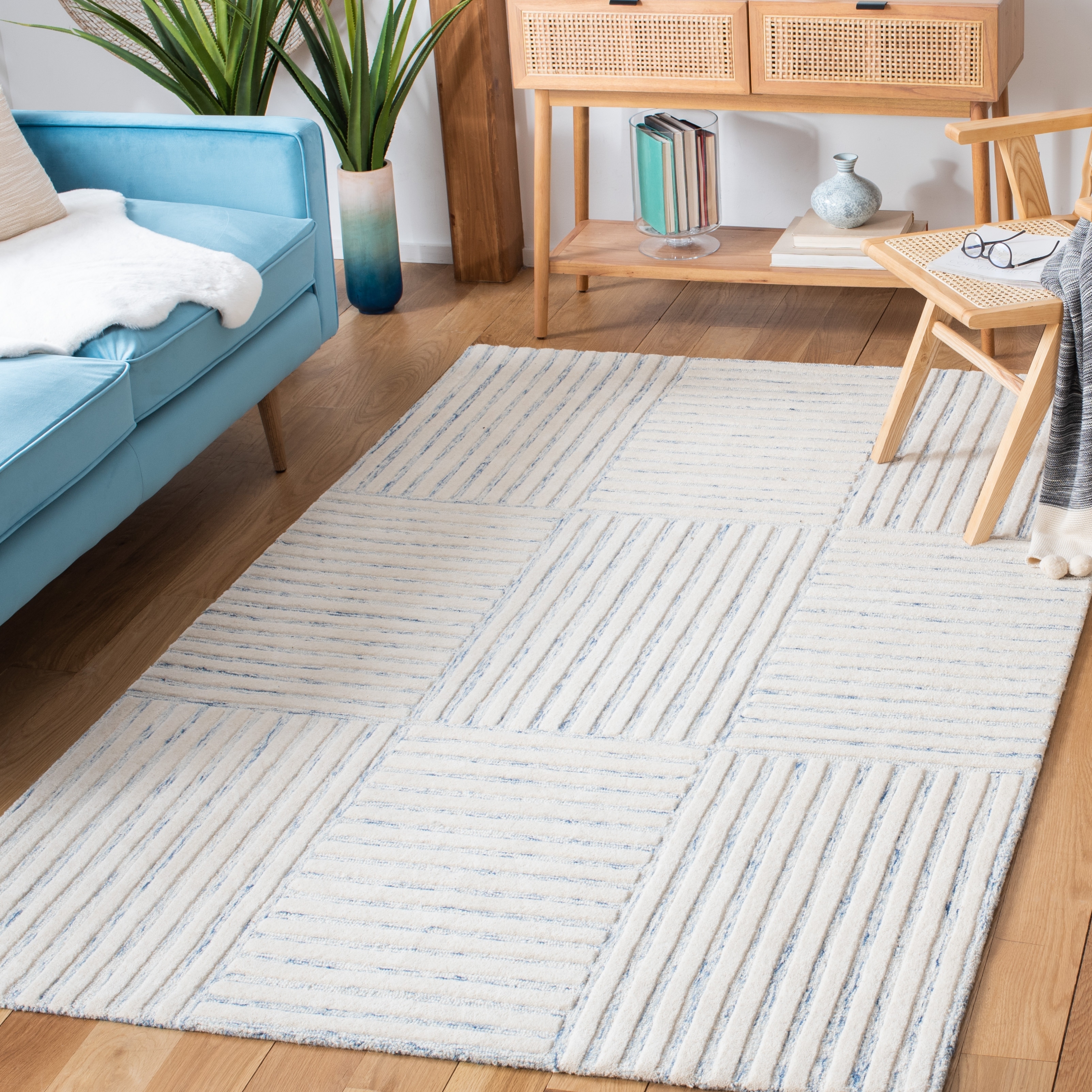 SAFAVIEH Handmade Metro Mavluda Stripe Wool Rug