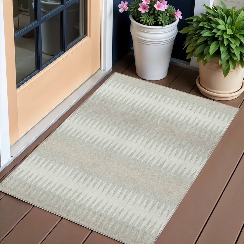 HomeRoots Striped Transitional Rectangle Outdoor Rug - 3' x 5'