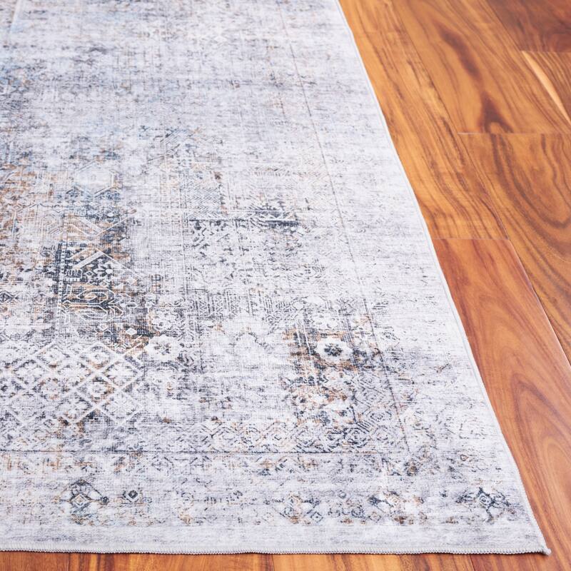 SAFAVIEH Santa Monica Linna Traditional Rug