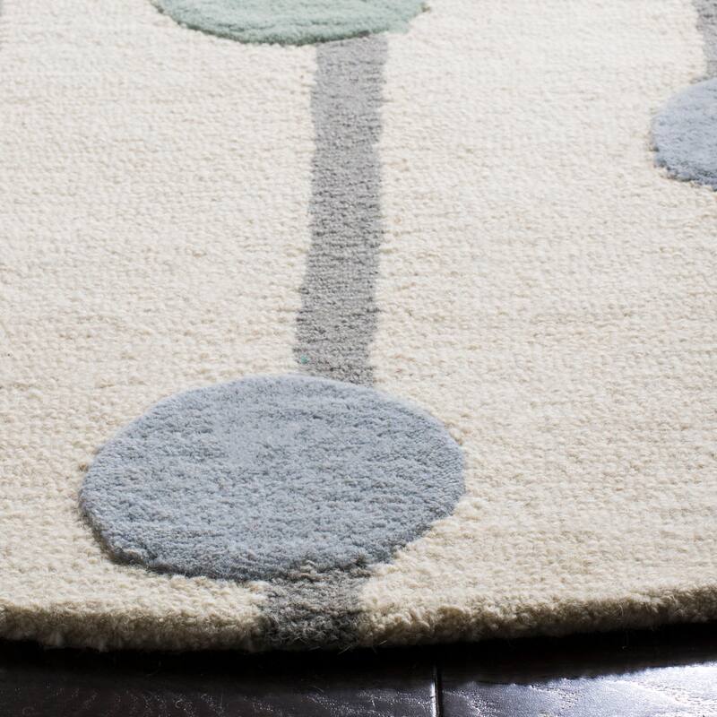 SAFAVIEH Handmade Kids Ganka Dotted Stripe Wool Rug