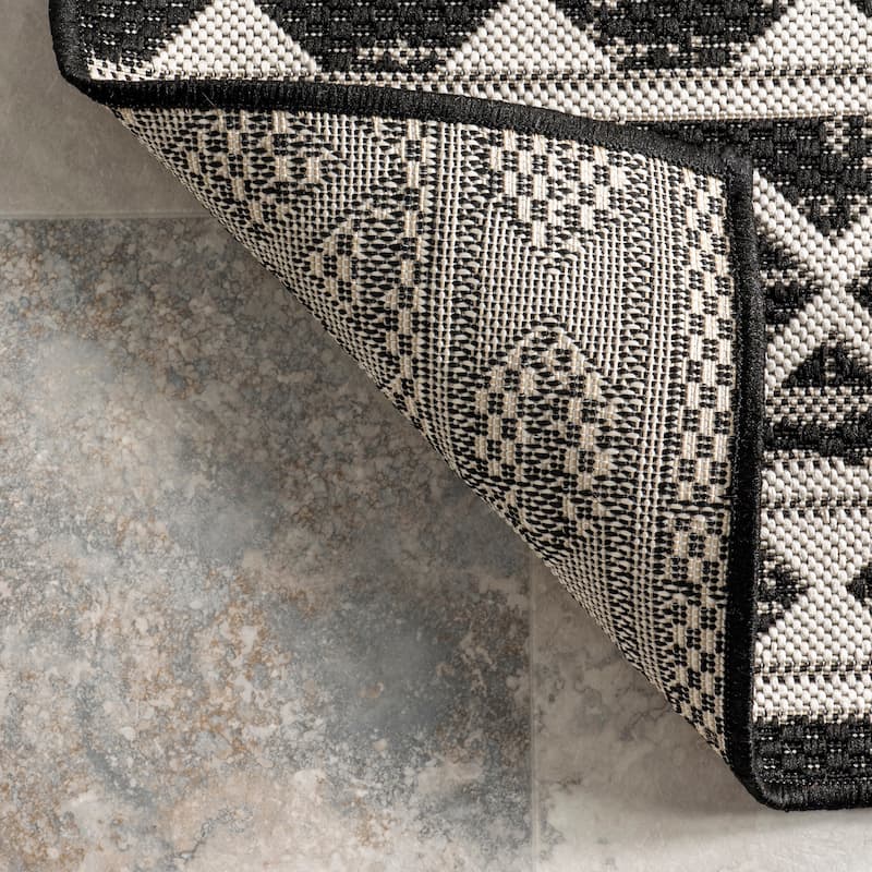 Nuloom Cari Moroccan Tribal Indoor/Outdoor Area Rug