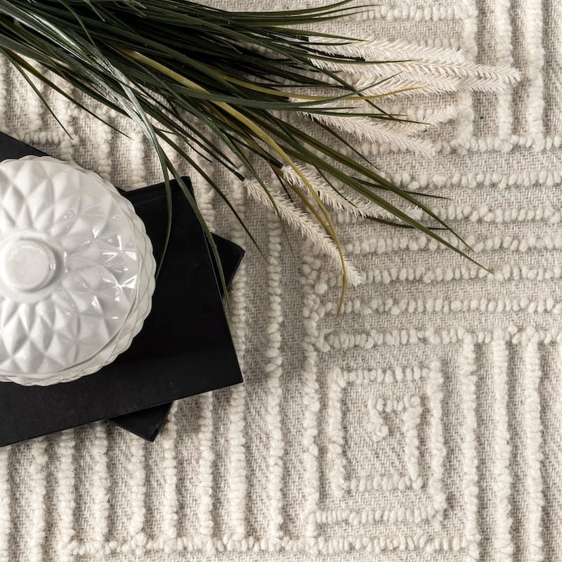 Nuloom Mallory Hand Hooked Wool Geometric High Low Textured Area Rug