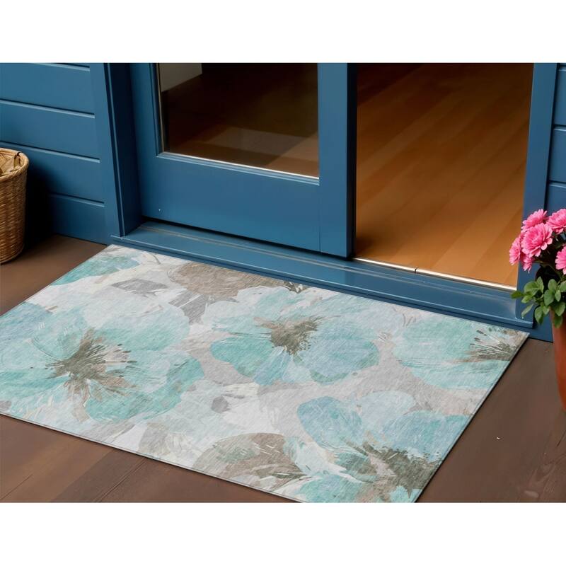 HomeRoots Floral Transitional Rectangle Outdoor Rug - 3' x 5'