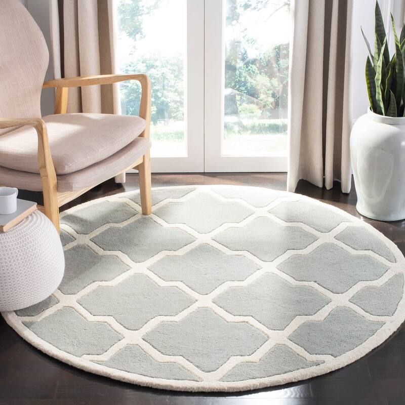 SAFAVIEH Handmade Chatham Rinske Modern Moroccan Wool Rug - 5' Round - Grey/Ivory