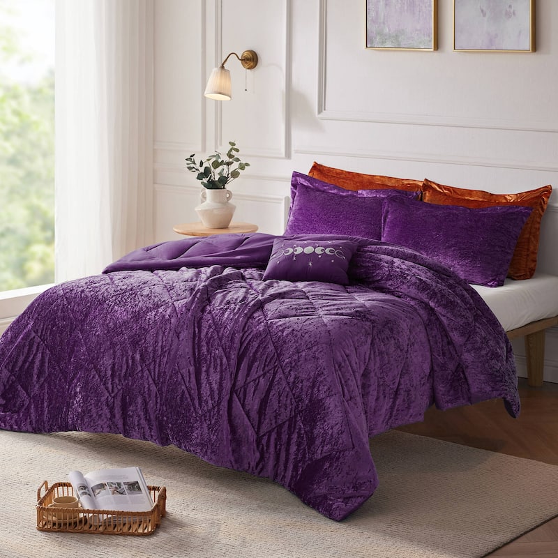 Intelligent Design Isabel Velvet Comforter Set