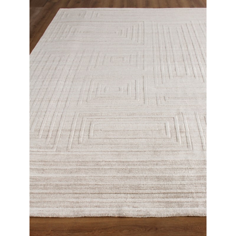 EXQUISITE RUGS Castelli Hand-loomed Bamboo Silk/Wool Light Beige Area Rug.