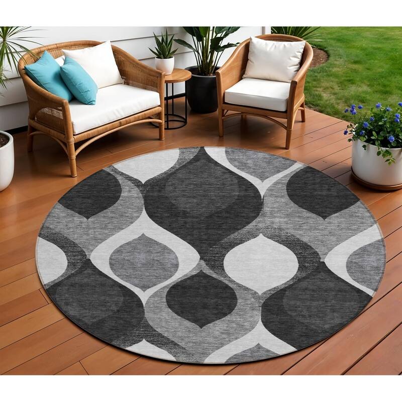 HomeRoots Ogee Transitional Rectangle Outdoor Rug - 8' Round