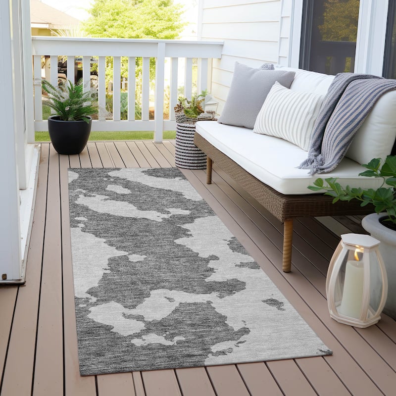Machine Washable Indoor/ Outdoor Contemporary Abstract Chantille Rug - Gray - 2'3" x 7'6"