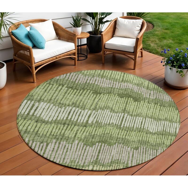 HomeRoots Striped Transitional Rectangle Outdoor Rug - 8' Round