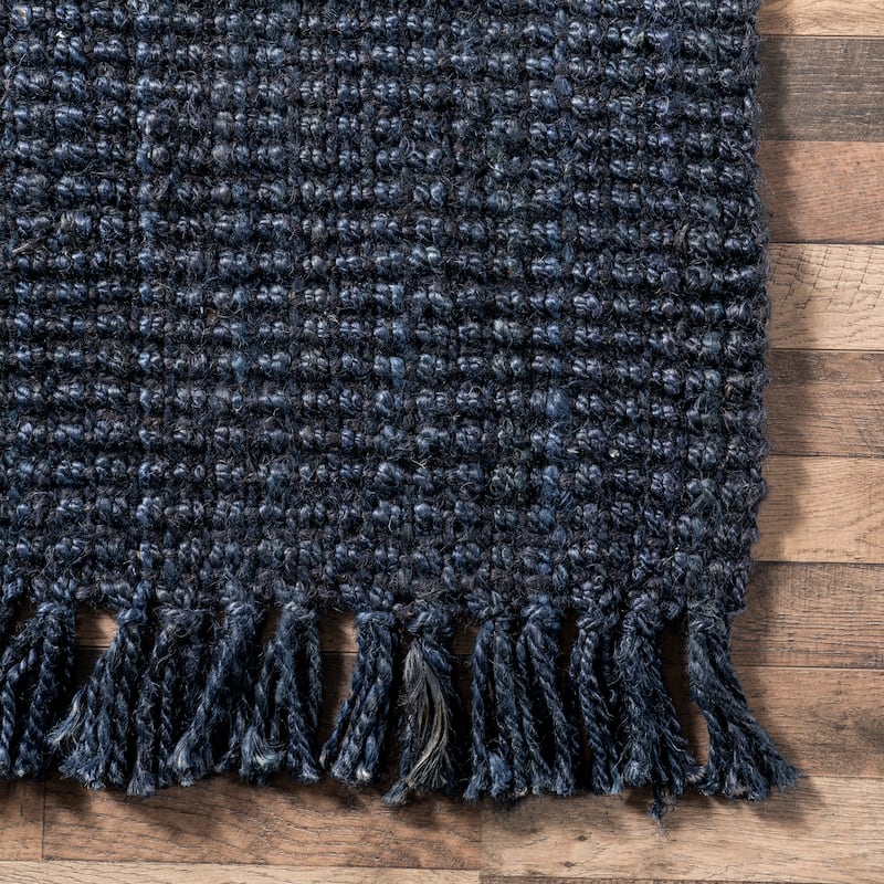 Nuloom Delilah Solid Chunky Jute Tassel Area Rug